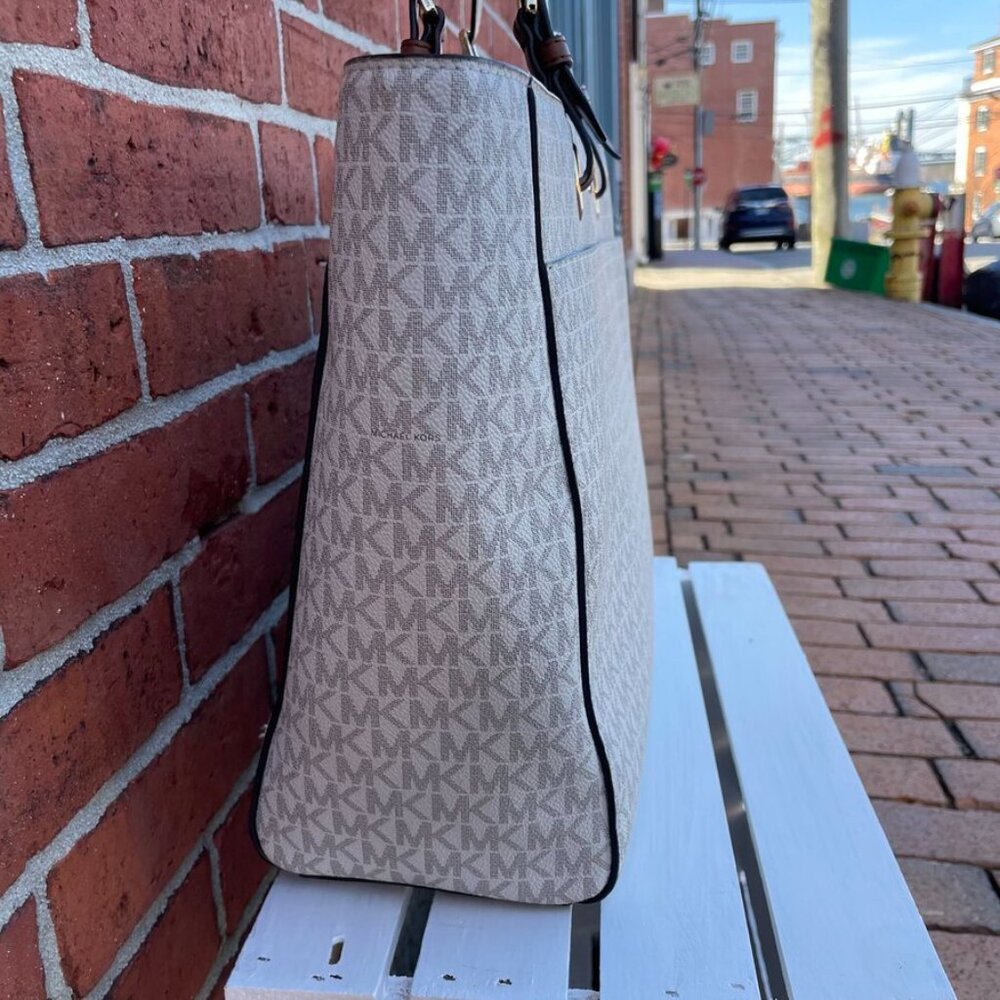 Michael Kors Commuter Tote - Picture 8 of 9